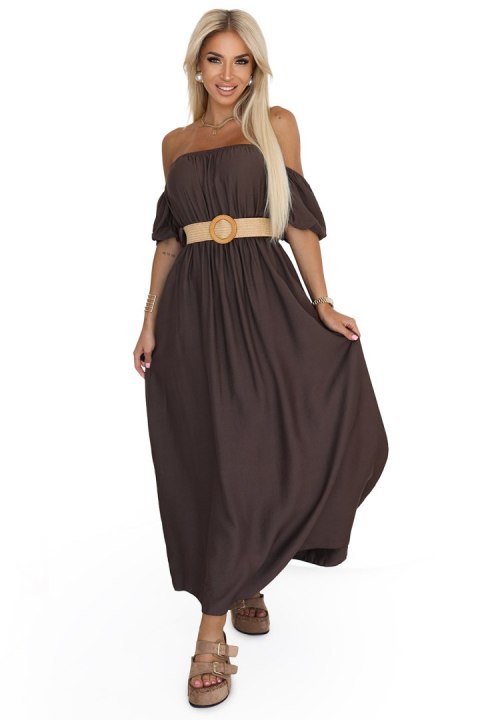 614-1 Sukienka maxi w stylu boho z odkrytymi ramionami i paskiem - CZEKOLADOWA